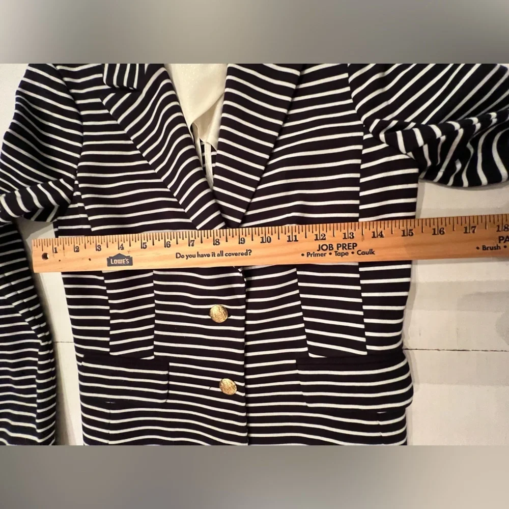 BANANA REPUBLIC STRETCH CLASS BLAZER. SIZE 0. NAVY AND WHITE - Picture 6 of 10